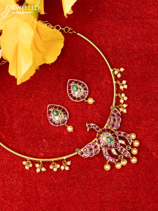 Ring type choker with eagle design in multiclor kemp stones and pearl hanging