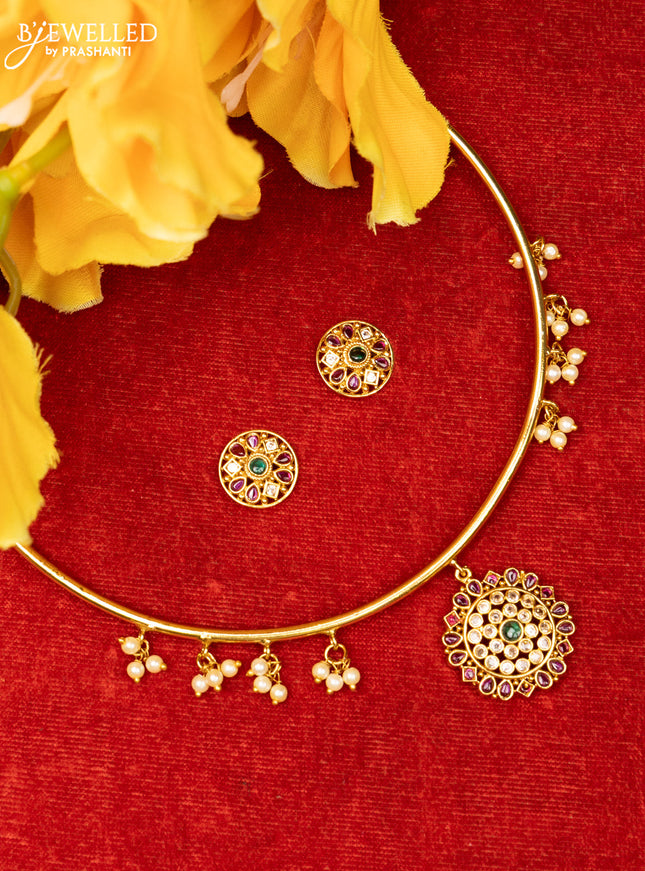 Ring type choker with circle pendant in multicolor kemp stones and pearl hanging