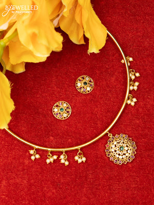Ring type choker with circle pendant in multicolor kemp stones and pearl hanging