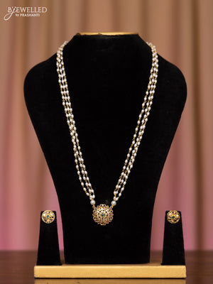 Pearl necklace with kemp and cz stones