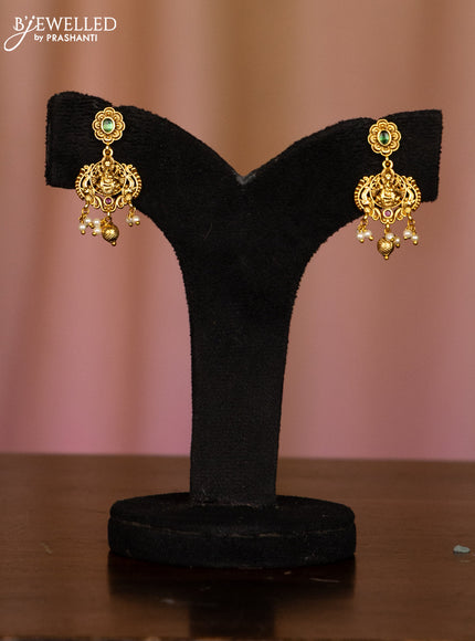 Pearl haaram ganesha pendant with kemp stones in pearl & golden beads hangings