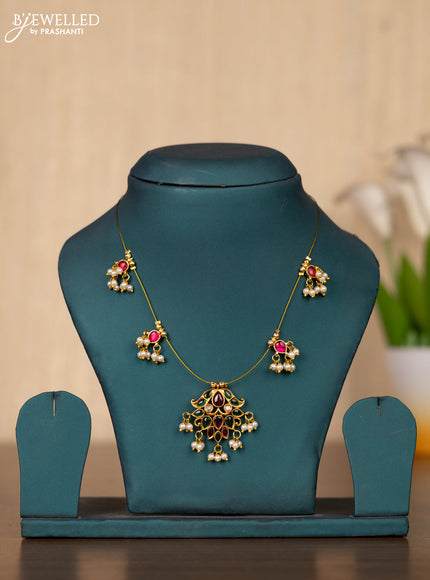 Invisible chain with kemp & kundan stones and pearl hangings without earrings