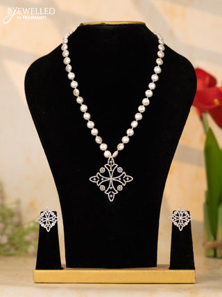 Beaded necklace with cz stones