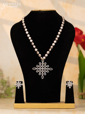 Beaded necklace with rangoli pendant and cz stones