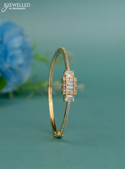 Bracelet with cz stones in gold finish