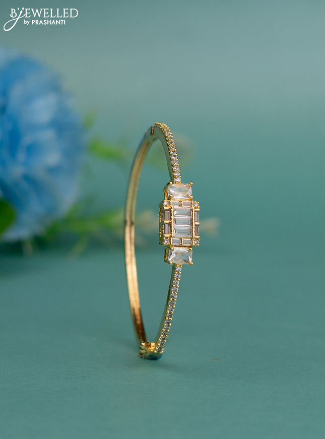 Bracelet with cz stones in gold finish