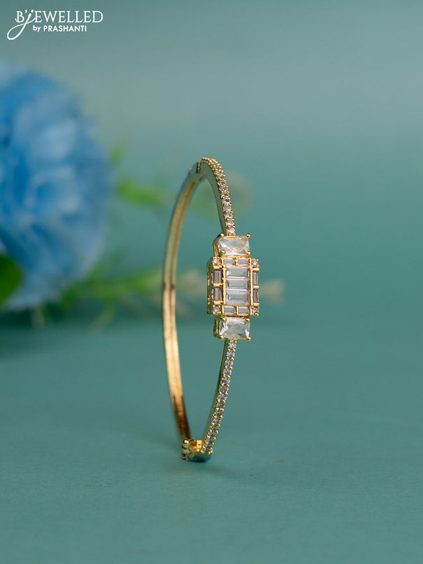 Bracelet with cz stones in gold finish