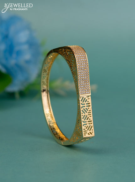 Bracelet with cz stones in gold finish