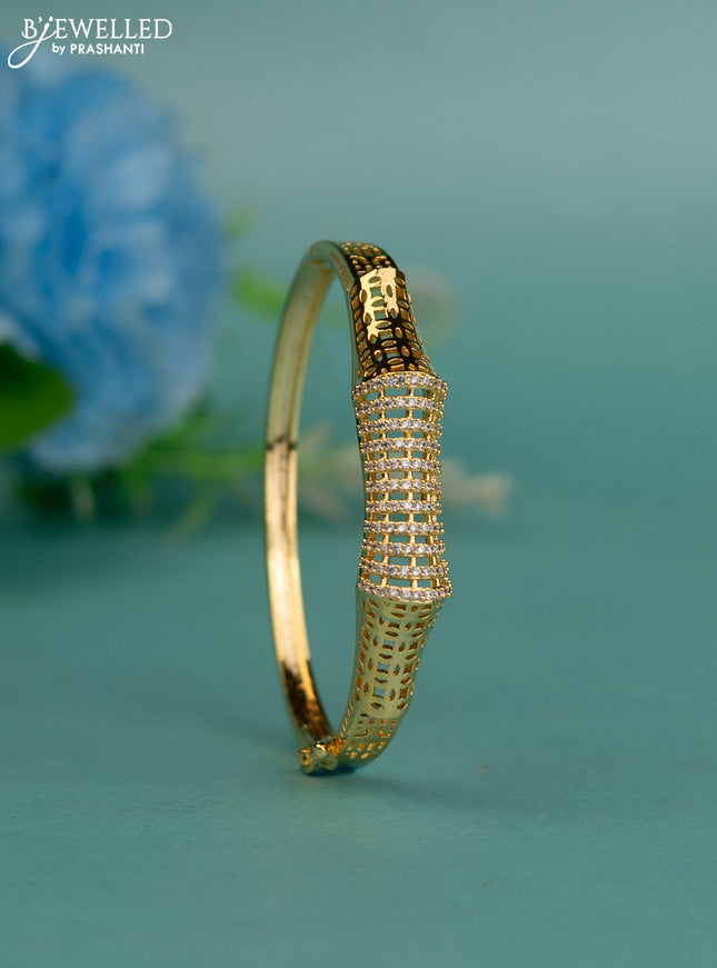 Bracelet with cz stones in gold finish