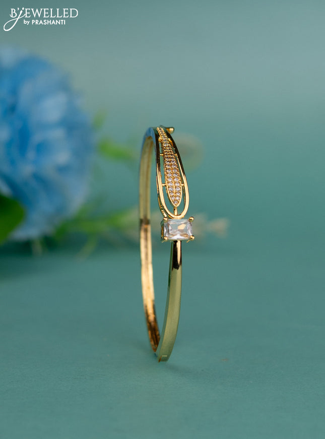 Bracelet with cz stones in gold finish