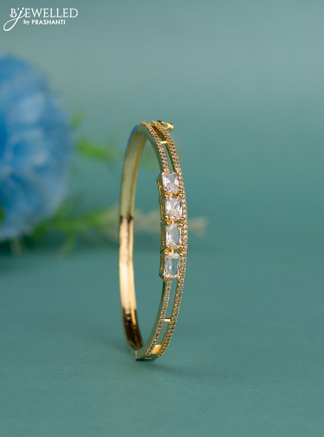 Bracelet with cz stones in gold finish