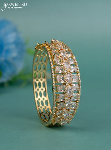 Bracelet with cz stones in gold finish