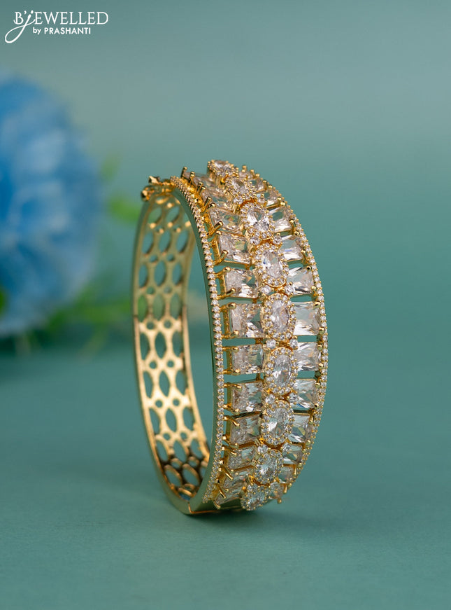 Bracelet with cz stones in gold finish