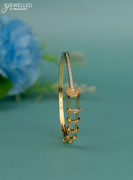 Bracelet with cz stones in gold finish