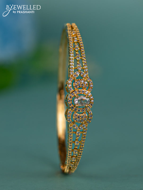 Bracelet with cz stones in gold finish