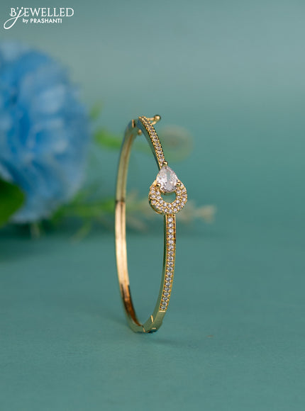 Bracelet with cz stones in gold finish