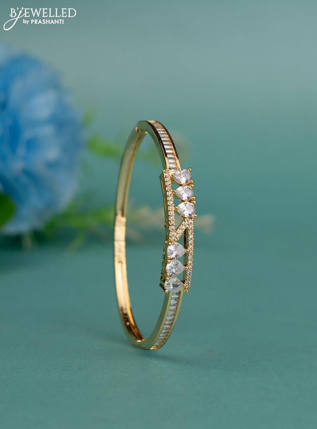 Bracelet with cz stones in gold finish