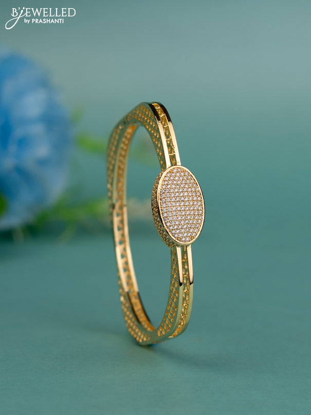 Bracelet with cz stones in gold finish