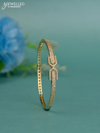 Bracelet with cz stones in gold finish