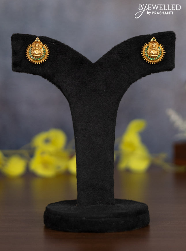 Pearl necklace lakshmi pendant with emerald stones