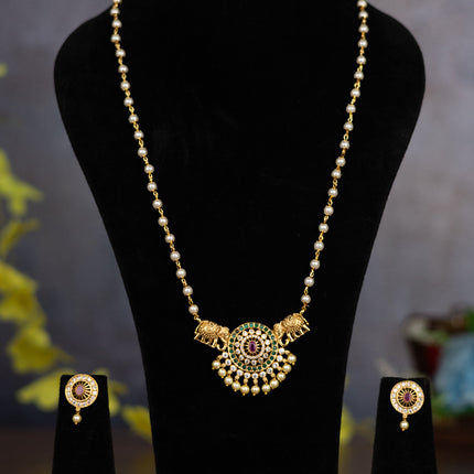 Collection image for: Pearl Necklace