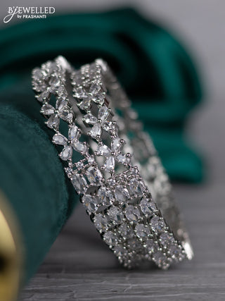 Zircon bangle with cz stones
