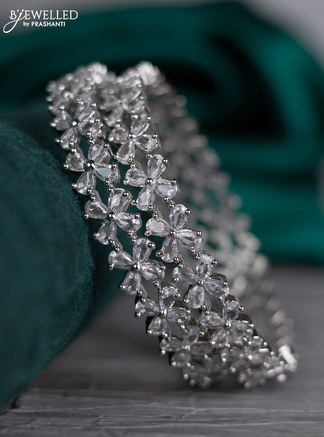 Zircon bangle with cz stones