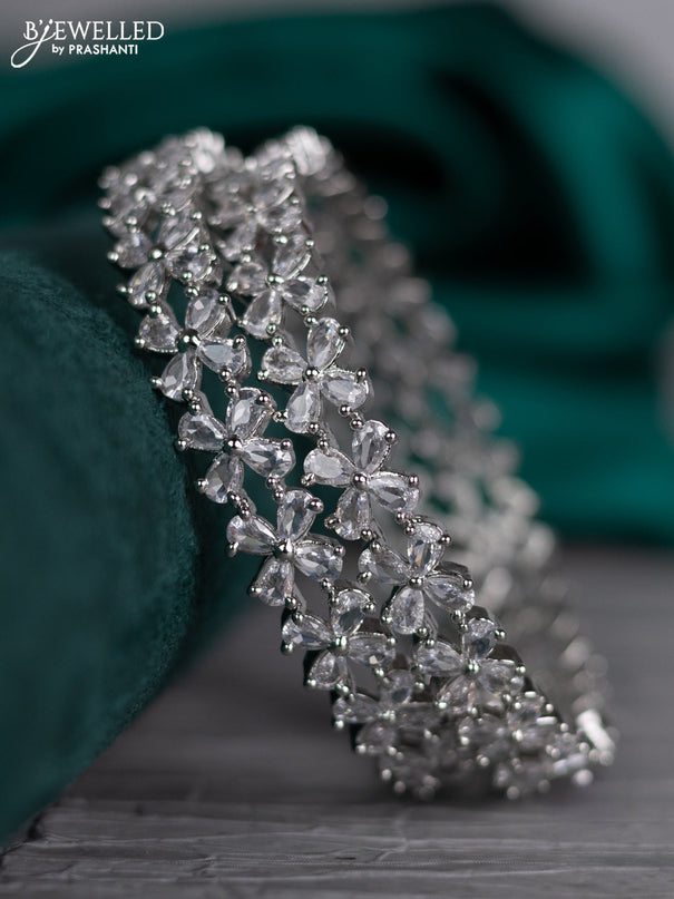 Zircon bangle with cz stones