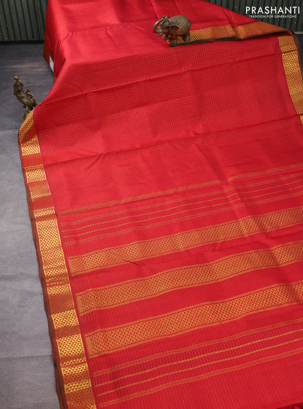 10 yards silk saree kumkum red and dual shade of green with allover zari checked pattern and zari woven korvai border