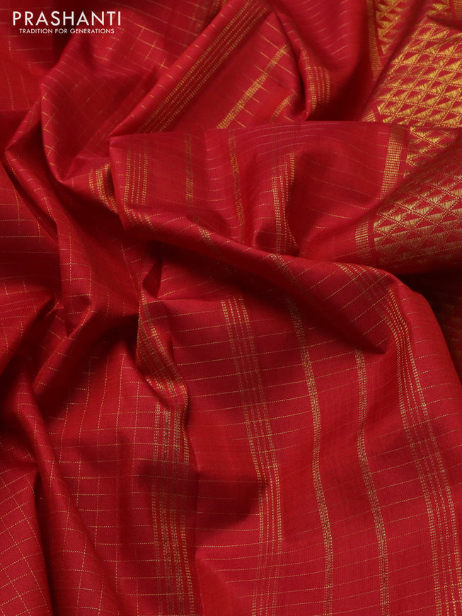 10 yards silk saree kumkum red and dual shade of green with allover zari checked pattern and zari woven korvai border