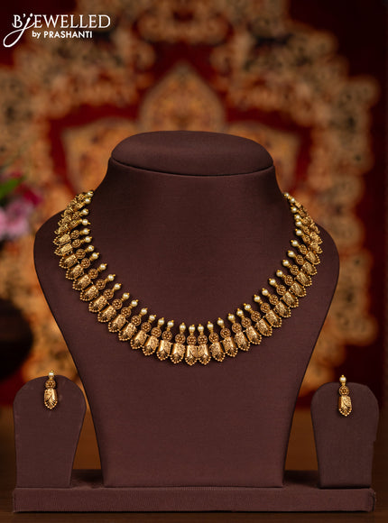 Antique necklace with simple design and pearls