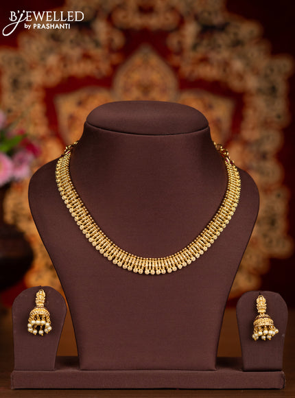 Antique necklace with simple design and pink kemp stones