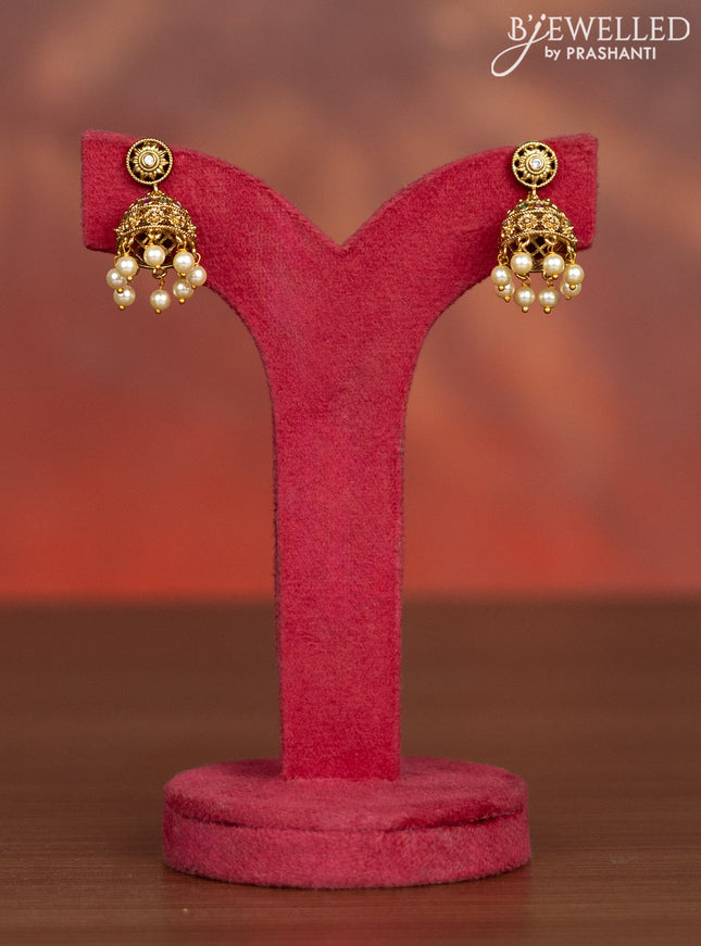 Antique haaram with floral design and kemp stones