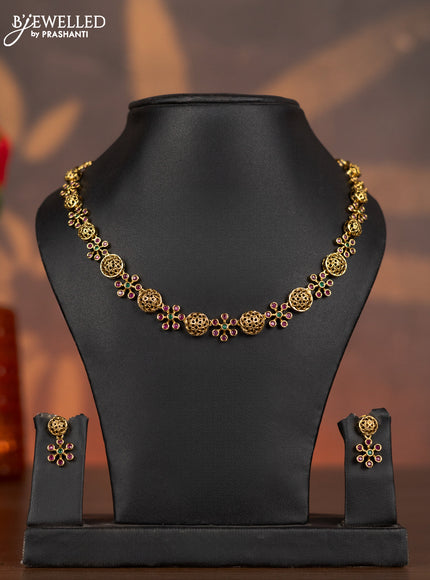 Antique necklace with kemp stones