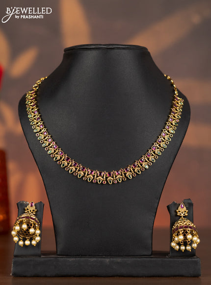 Antique necklace with kemp stones