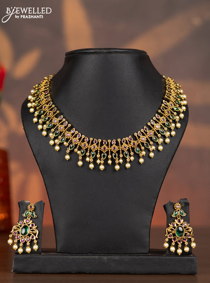 Antique necklace with kemp stones and pearl hangings