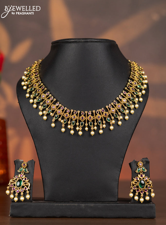 Antique necklace with kemp stones and pearl hangings