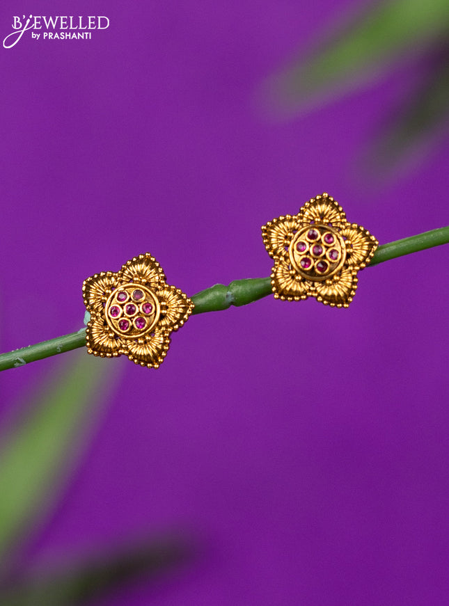Antique earring with ruby stones
