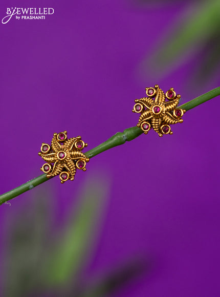 Antique earring with ruby stones