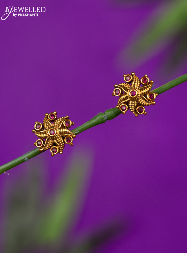 Antique earring with ruby stones