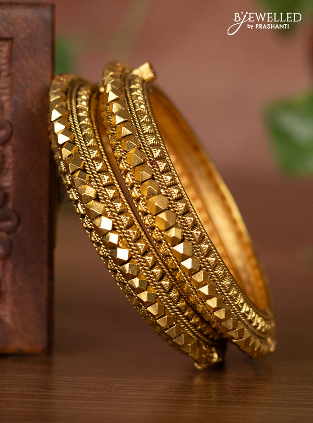 Antique screw type bangles with simple design