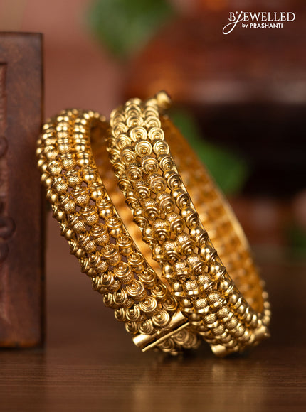 Antique screw type bangles with simple design