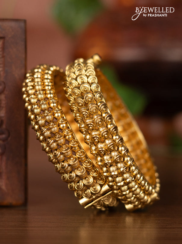 Antique screw type bangles with simple design