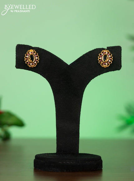 Attigai necklace with pendant in green stone