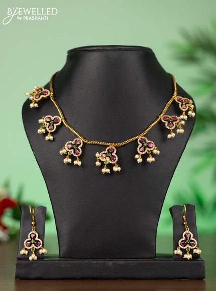 Attigai necklace with floral pendant in kemp ,white and pearl hanging