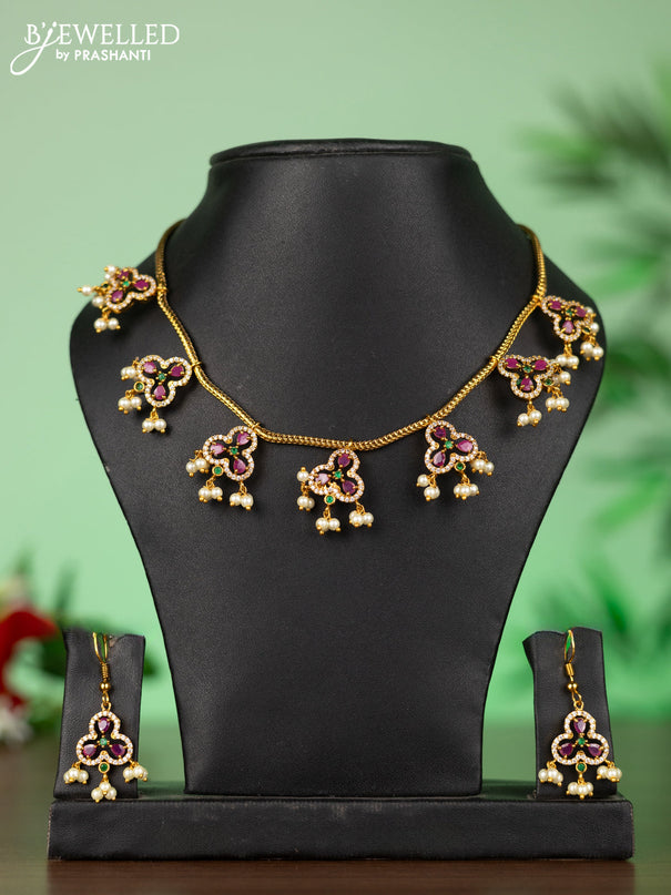Attigai necklace with floral pendant in kemp ,white and pearl hanging