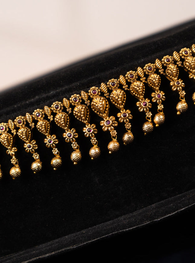 Antique hip chain floral design with pink kemp stones and golden beads hangings