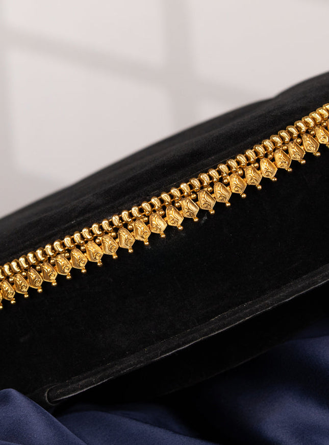 Antique hip chain with simple design