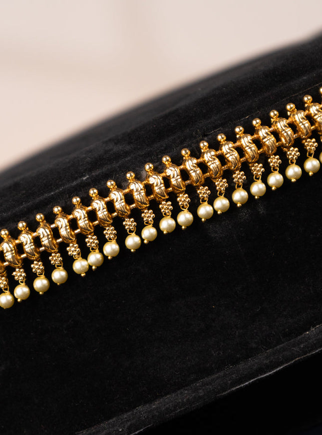 Antique hip chain with simple design and pearl hangings