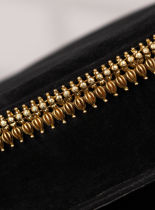 Antique hip chain with simple design